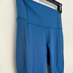 Lululemon leggings w Mesh Panelling